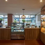 Quiet Comfort With City Access In Chapinero Stay