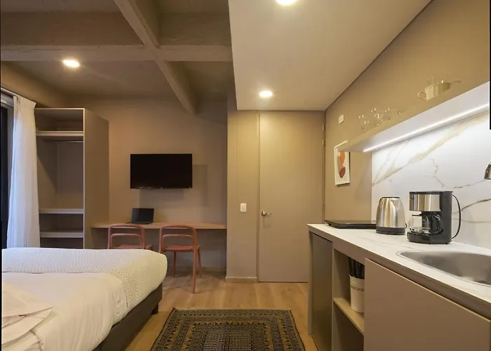 Quiet Comfort With City Access In Chapinero Stay